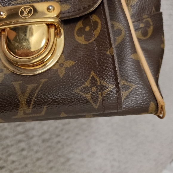 Authentic Louis Vuitton Manhattan PM purse - Picture 9 of 14